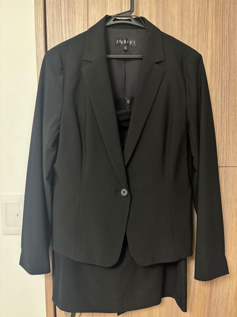 INDIVI ブラックスーツ タイトスカート付き