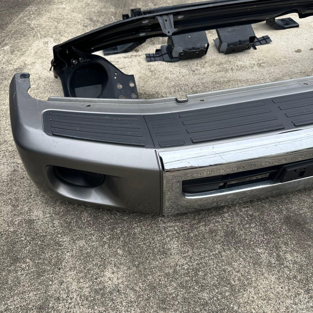 再販ランドクルーザー　GRJ79純正フロントバンパー 一式　送料込み