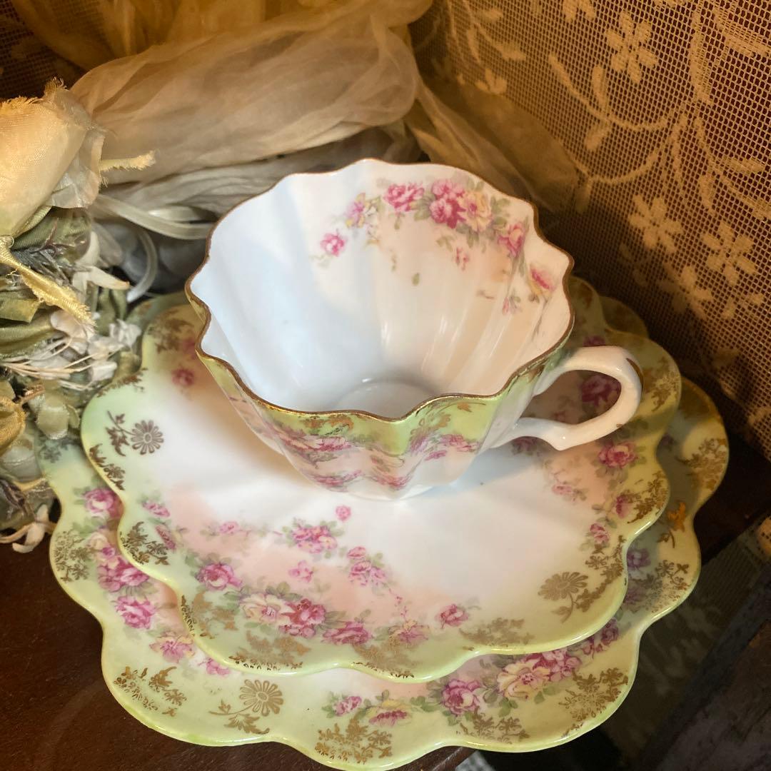 英国アンティークカップトリオ