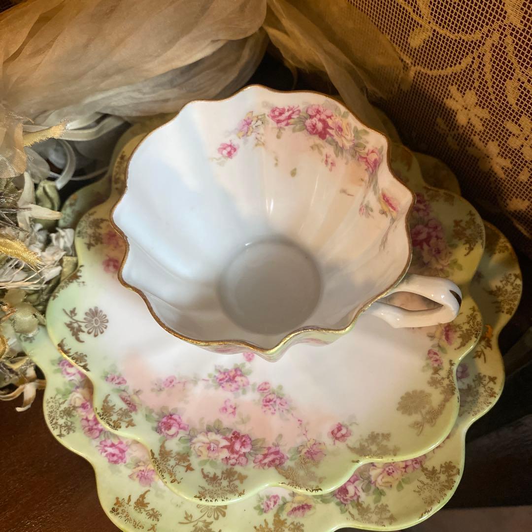 英国アンティークカップトリオ