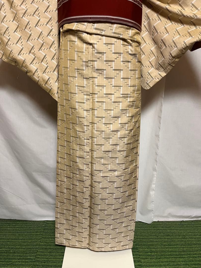 【超絶逸品】⭐️沖縄県伝統工芸品⭐️【琉球絣】⭐️天然染料⭐️総絣⭐️手引真綿⭐️紬⭐️着物