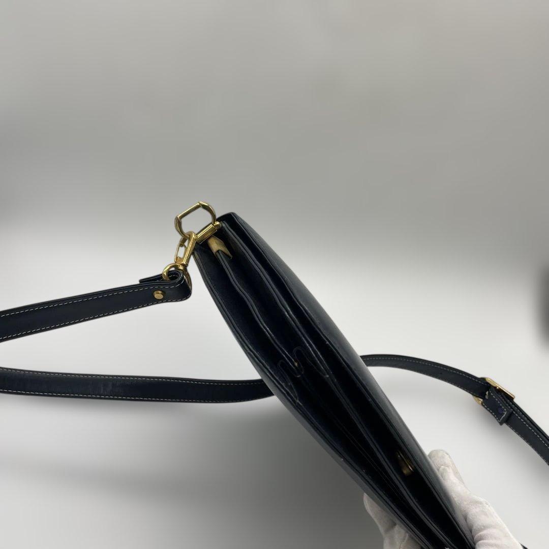 GUCCI「アクセサリーコレクション」レザーショルダーバッグ