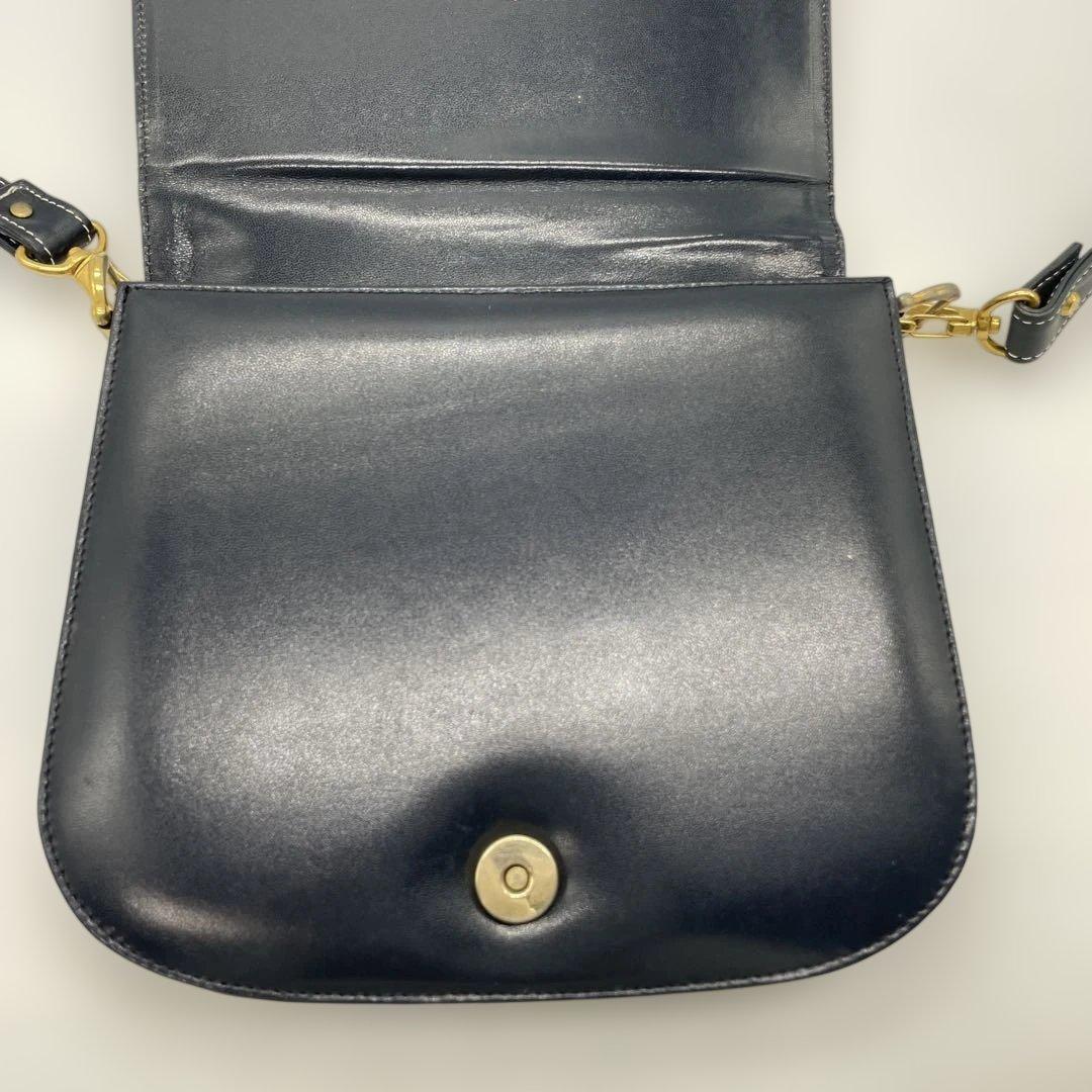 GUCCI「アクセサリーコレクション」レザーショルダーバッグ