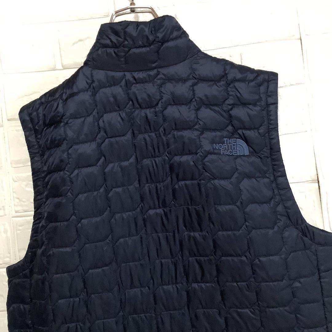 ○美品 ノースフェイス 中綿ベスト THERMOBALL 刺繍ロゴ ネイビー L