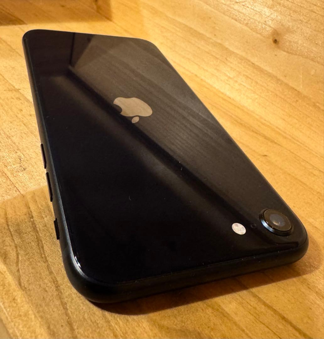 Apple iPhone se第3世代 64GB SIMフリー