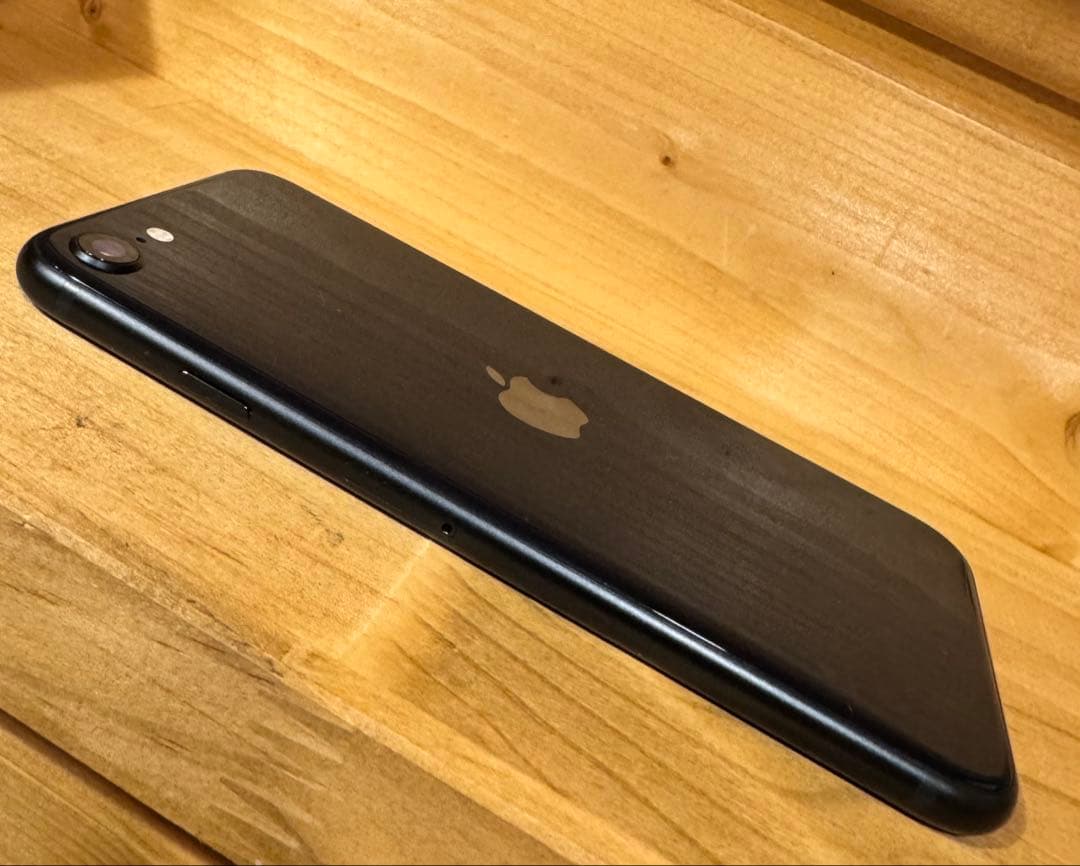 Apple iPhone se第3世代 64GB SIMフリー