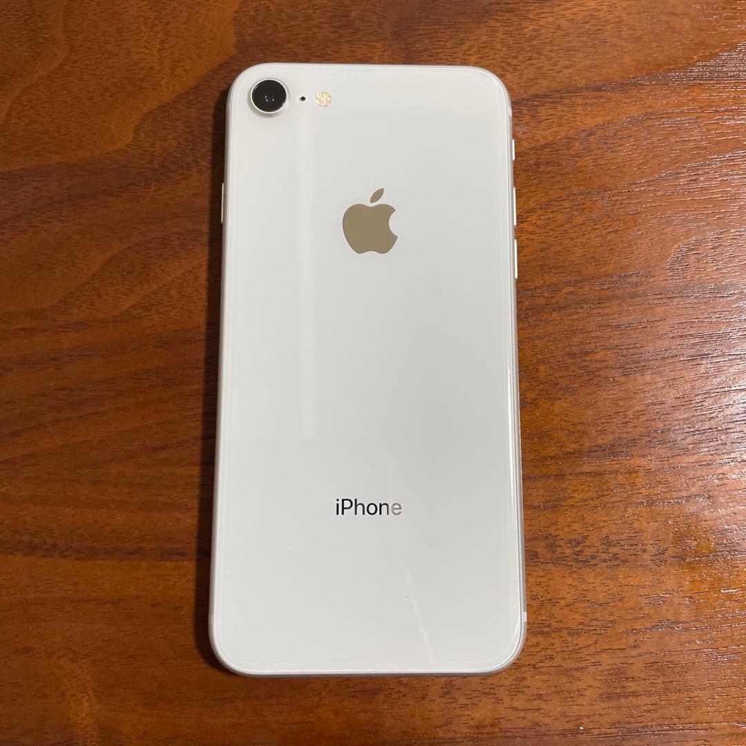 iphone 8 シルバー　64gb iphone8