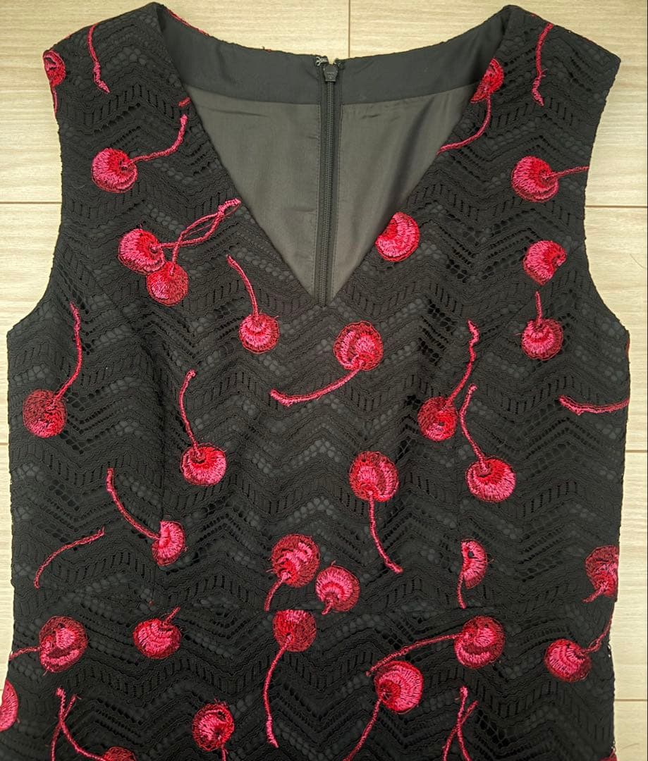 【GRACE CONTINENTAL】チェリー刺繍 ノースリーブワンピース♡