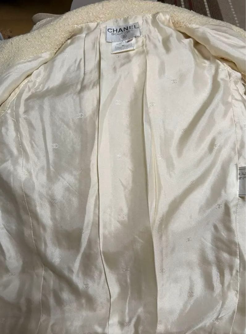 UUページ CHANELツィードテーラードジャケットロゴボタン