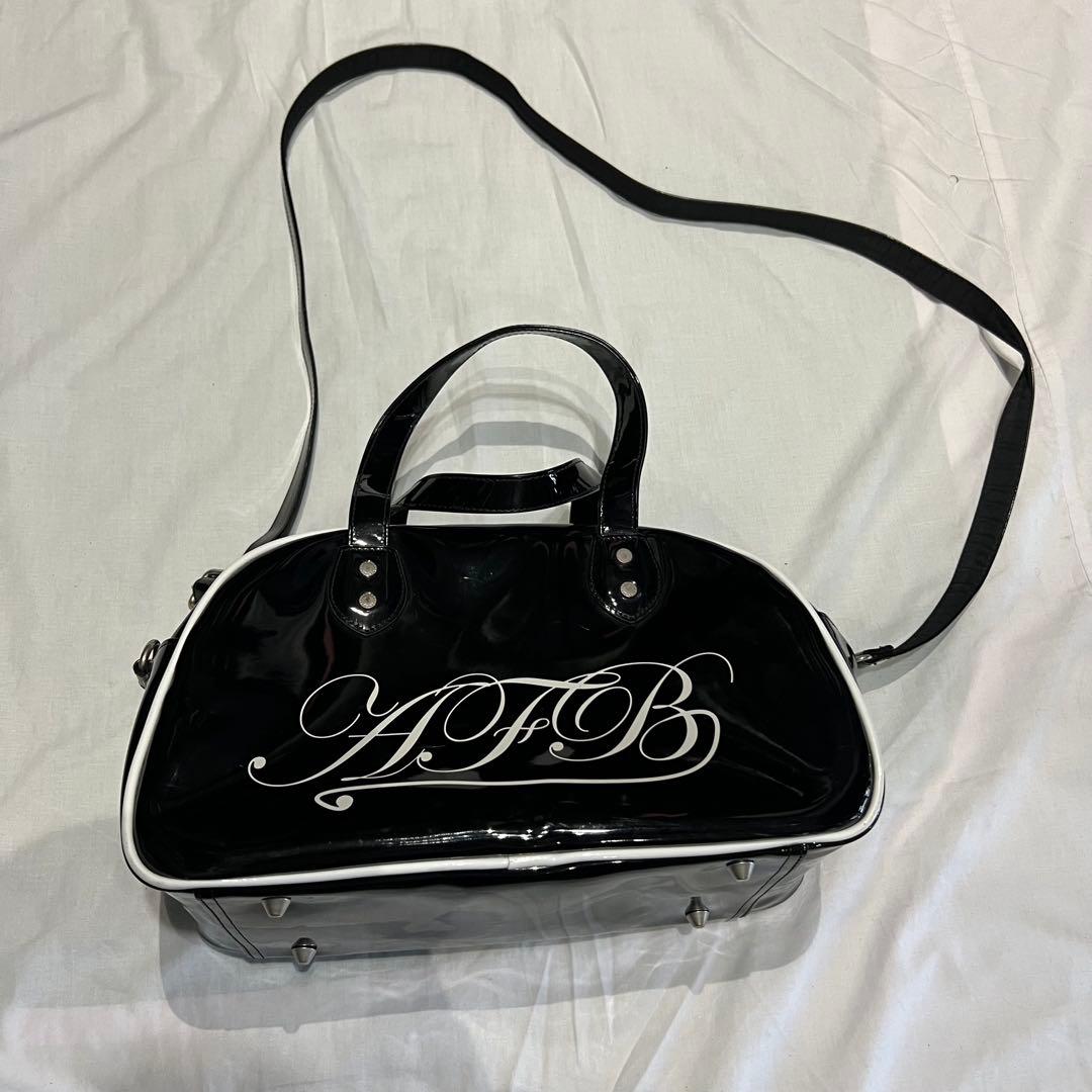 AFB ブラック エナメル ショルダー バッグ A.F.B