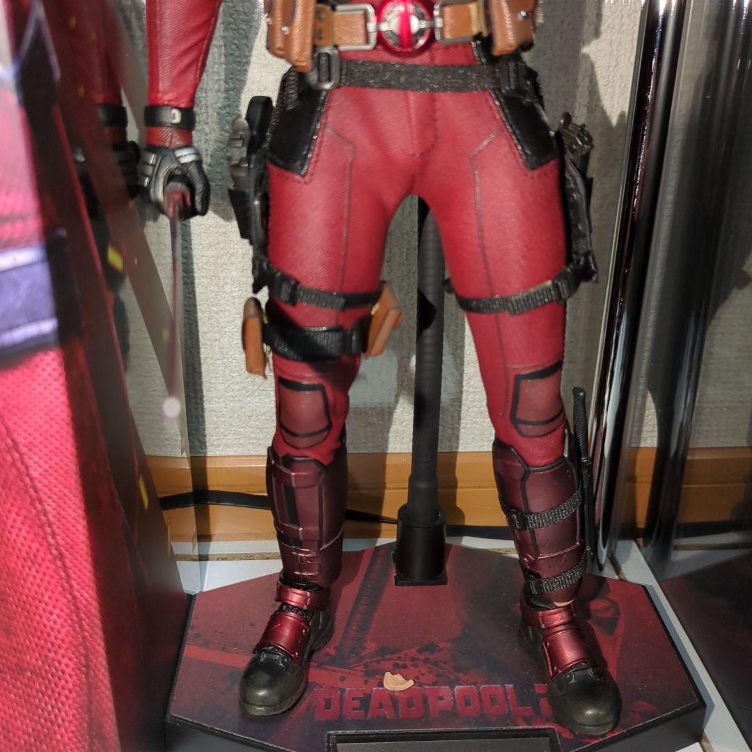 デッドプールホットトイズ