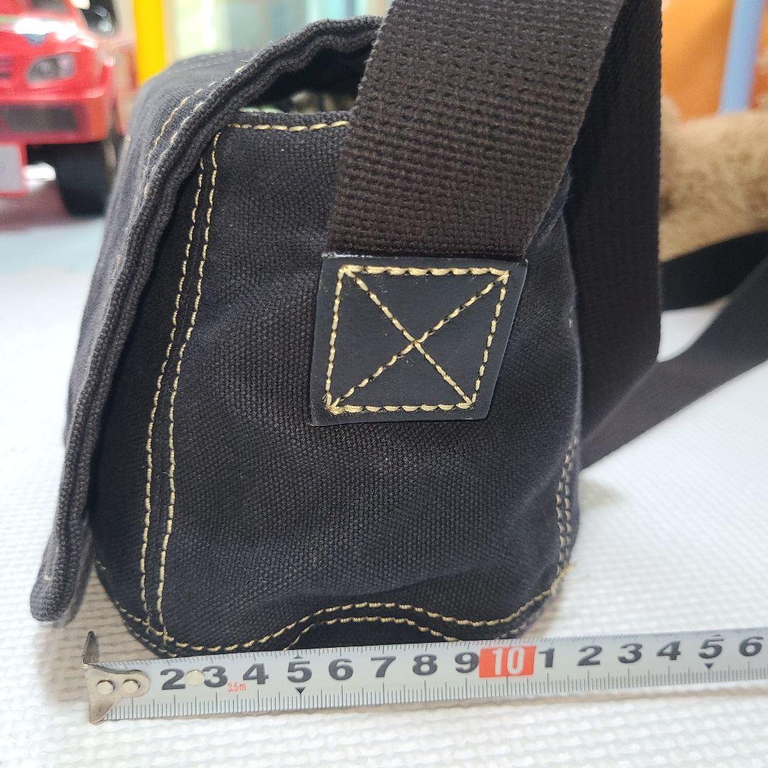 ヴィヴィアン　ショルダーバッグ　黒　キャンバス