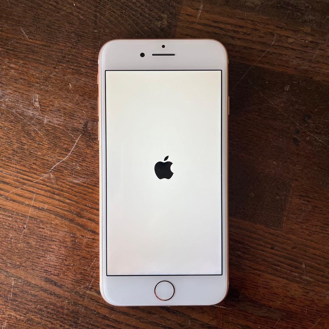 Apple iPhone 8 ピンク