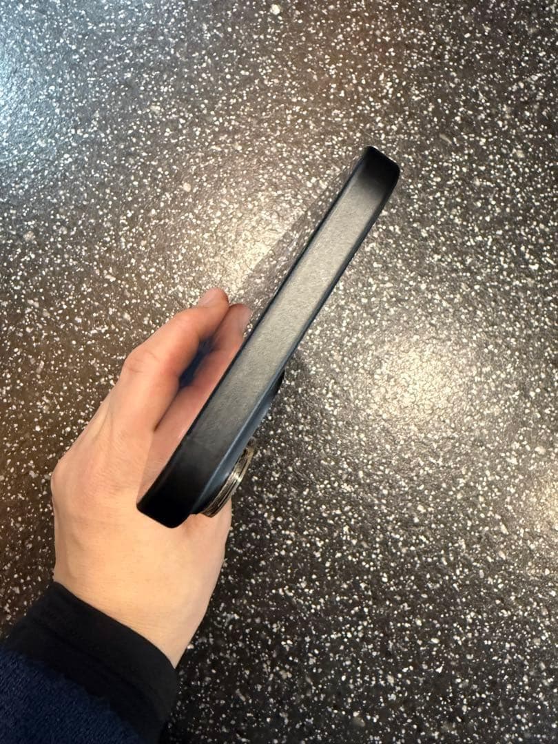 Apple iPhone 15 PLUS ブラック 本体とケース