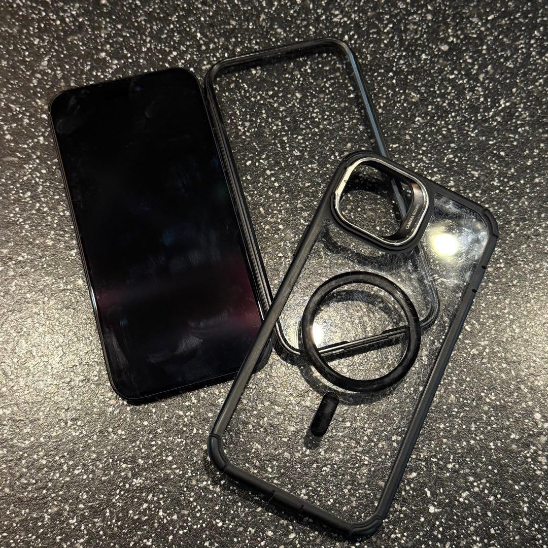 Apple iPhone 15 PLUS ブラック 本体とケース