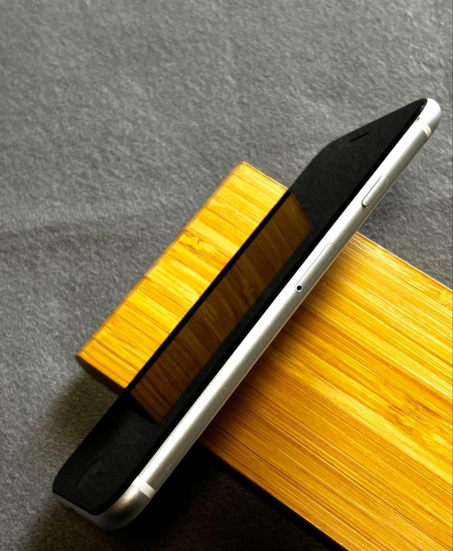 Apple iPhone SE 第2世代 中古品