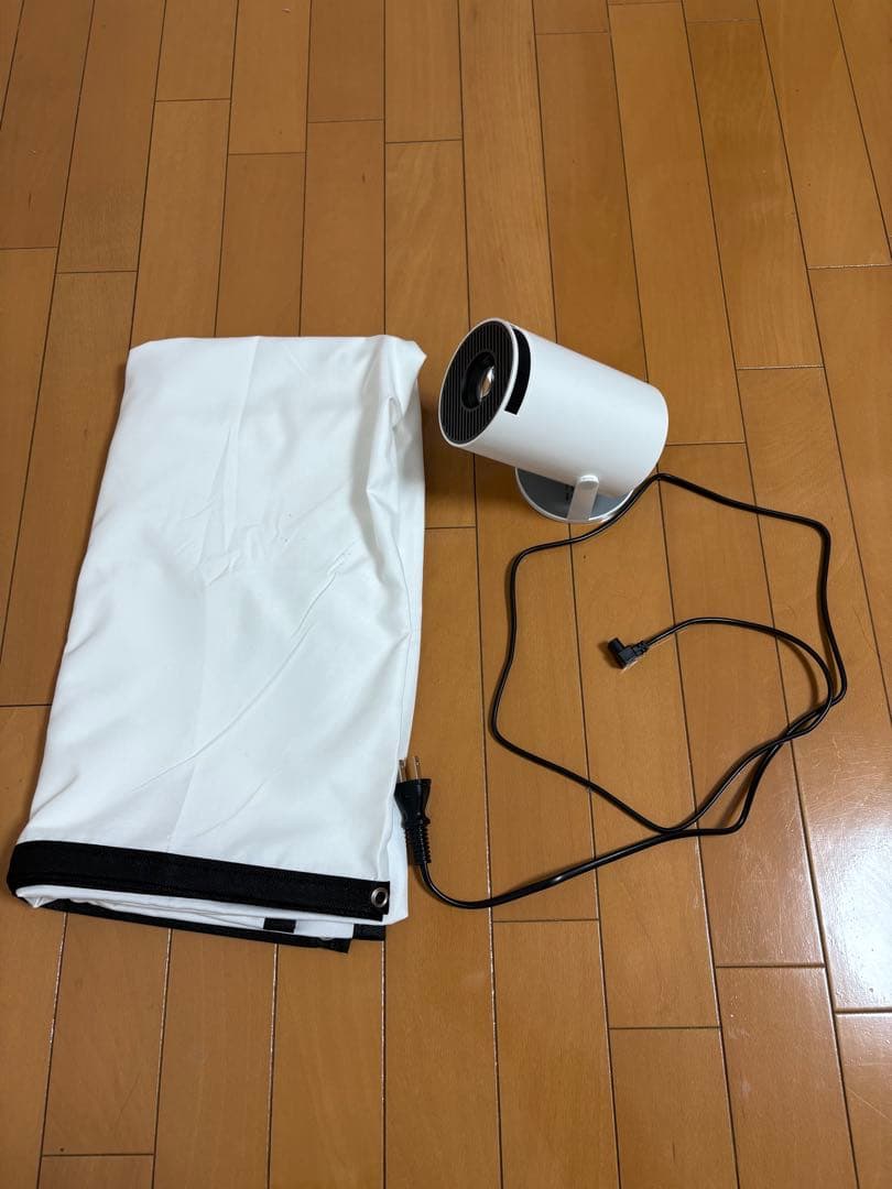 プロジェクター　スクリーン付き