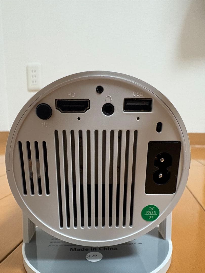 プロジェクター　スクリーン付き