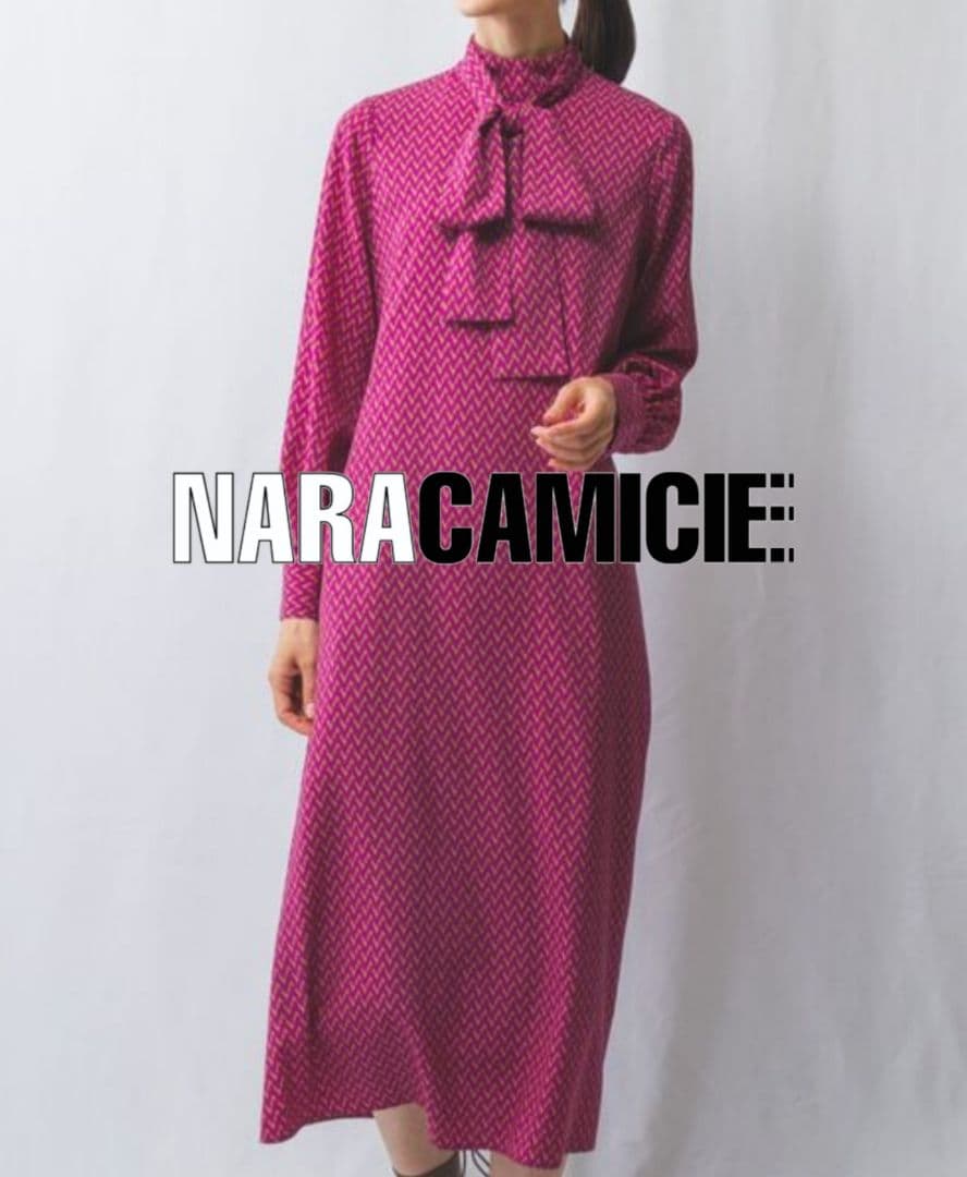 【極美品25300】ナラカミーチェ♦️2026✨幾何柄スタンドネックリボン付OP