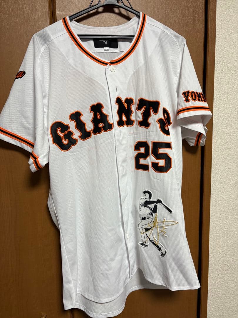 ジャイアンツ　巨人　岡本和真　ユニフォーム