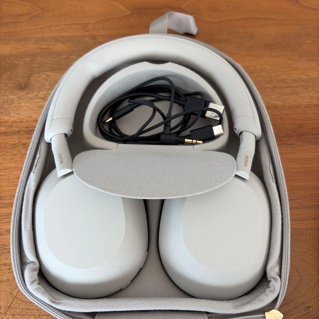 Sony wh-1000xm5（シルバー） ワイヤレスヘッドホン