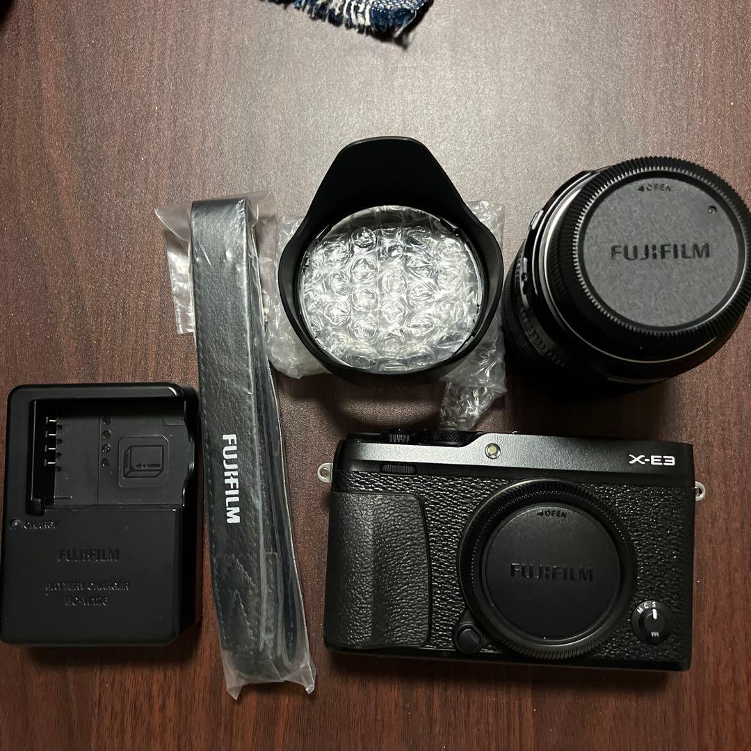 ミラーレス一眼カメラ X-E3レンズキットブラック X-E3LK-B