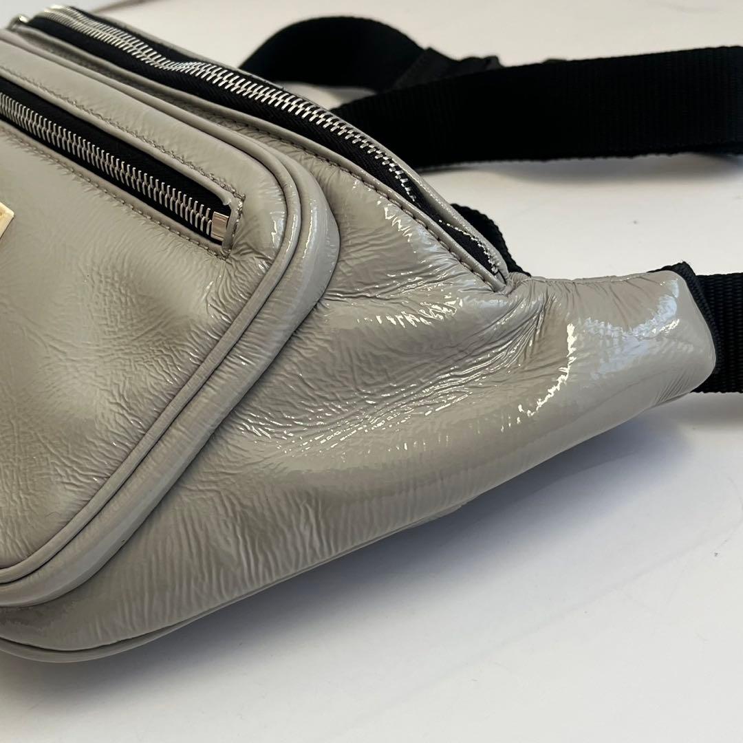 ✨未使用品✨　MARNI ウエストポーチ　パテント　エナメル　グレー　近年モデル