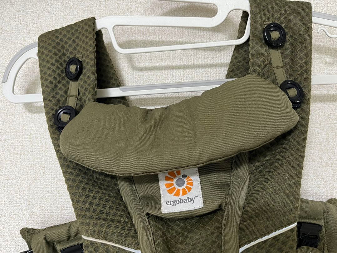 【美品】エルゴ オムニブリーズ カーキ 前向き