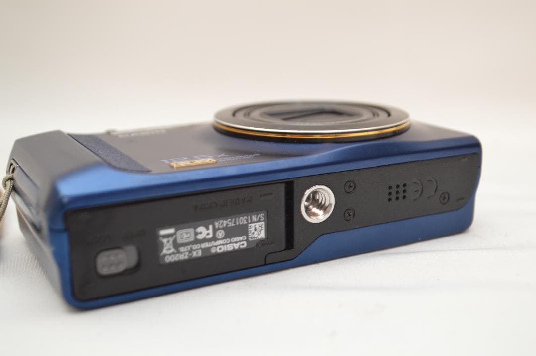 ✨美品✨ Casio EXLIM EX-ZR200