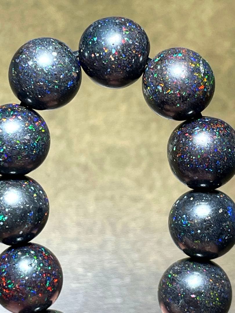 【新入荷】超高品質　ブラックマトリックスオパールブレス8.5㎜（新品未使用）虹色