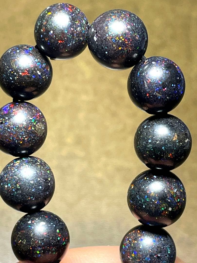 【新入荷】超高品質　ブラックマトリックスオパールブレス8.5㎜（新品未使用）虹色