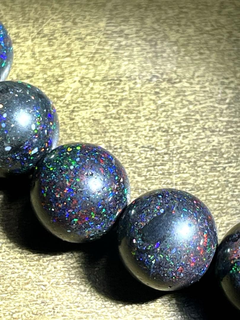 【新入荷】超高品質　ブラックマトリックスオパールブレス8.5㎜（新品未使用）虹色