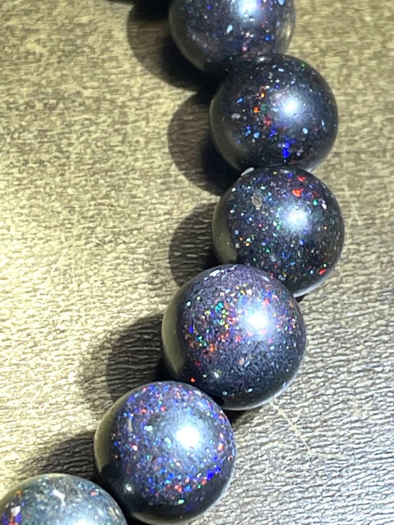 【新入荷】超高品質　ブラックマトリックスオパールブレス8.5㎜（新品未使用）虹色