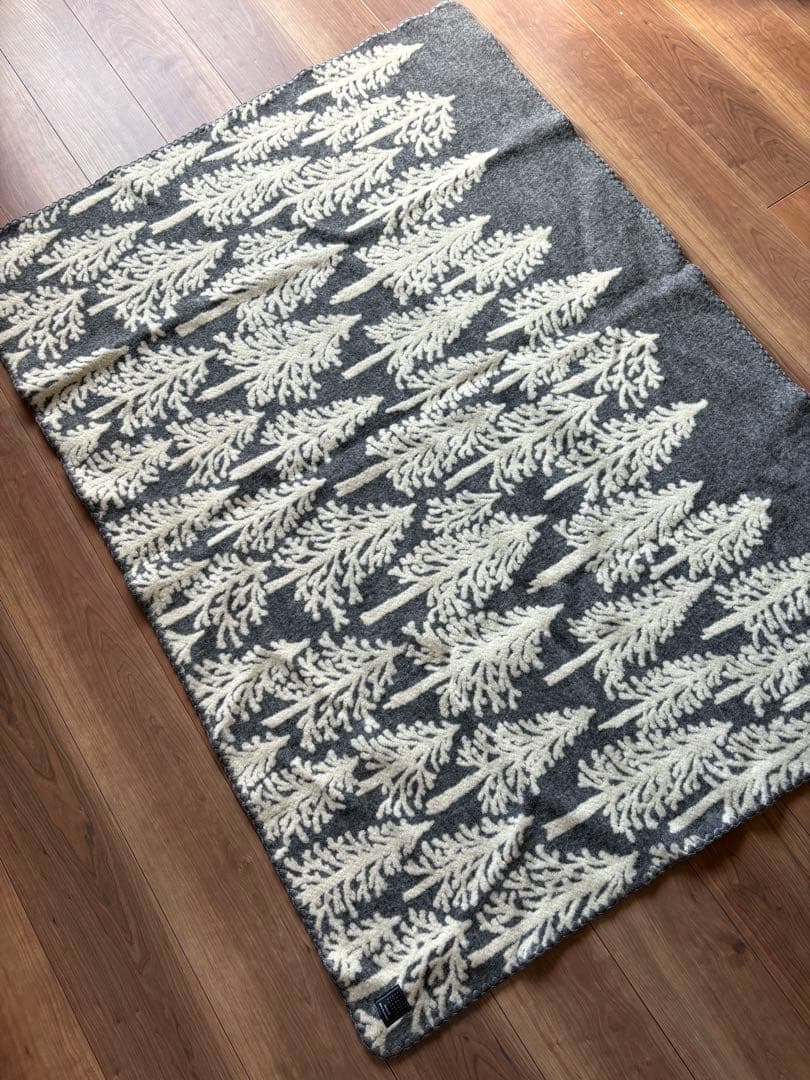 ミナペルホネン eメッツァ モミの木ブランケット 貴重 新品、未使用