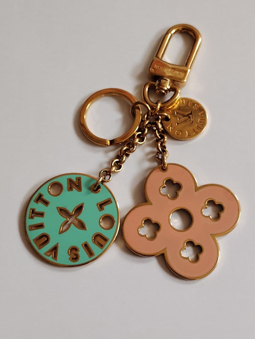 Louis Vuitton フラワーチャーム