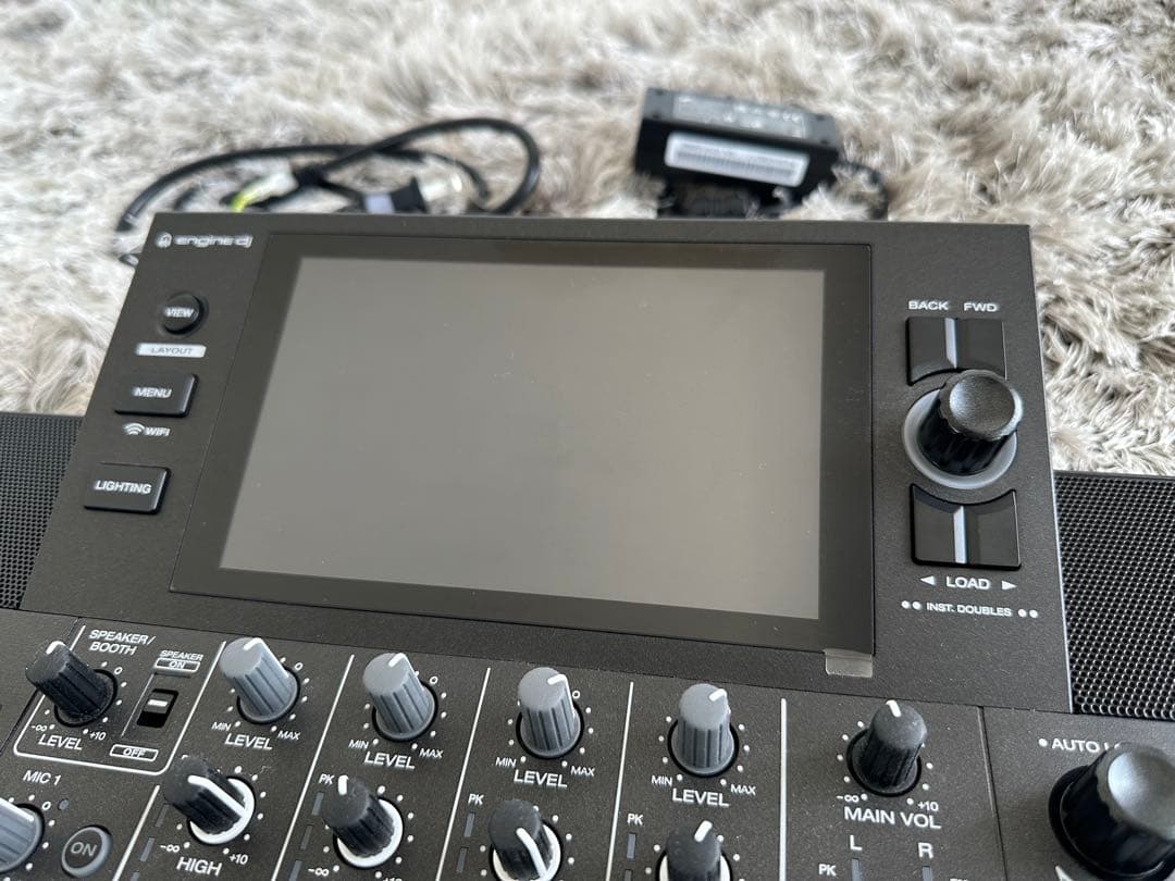 【超美品・新品同様】DENON DJ SC LIVE 4