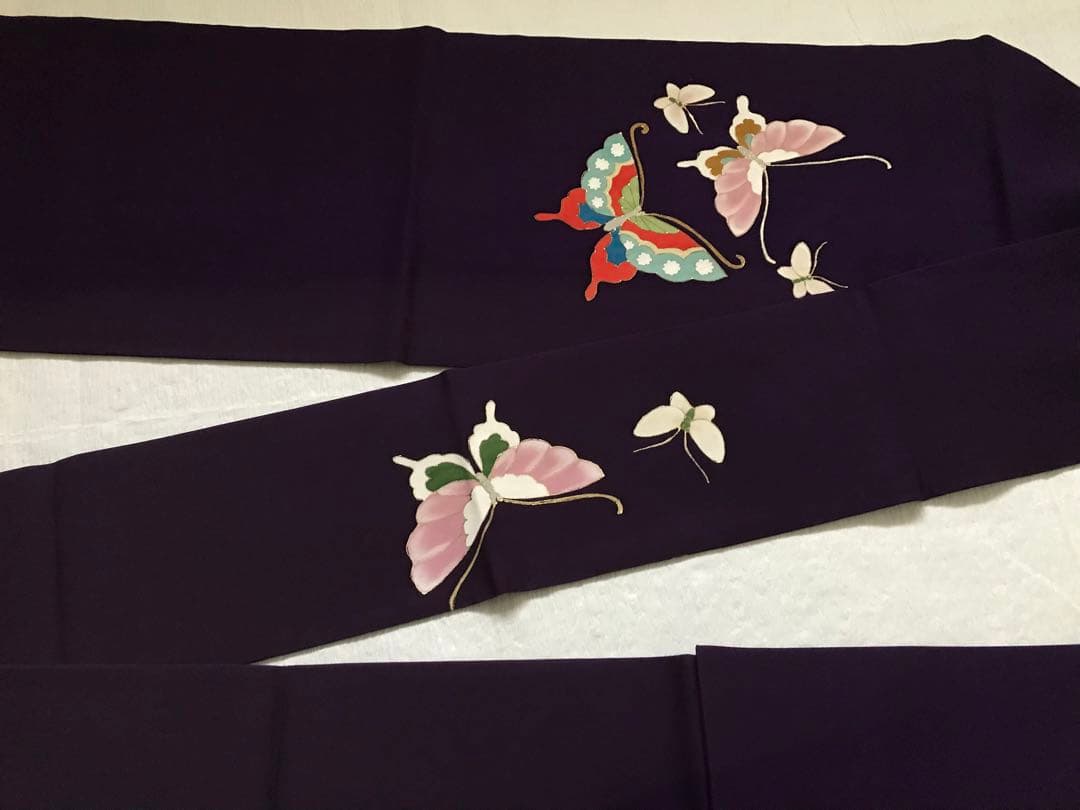 上質な塩瀬　蝶々の名古屋帯　正絹　濃い紫の地　手描き