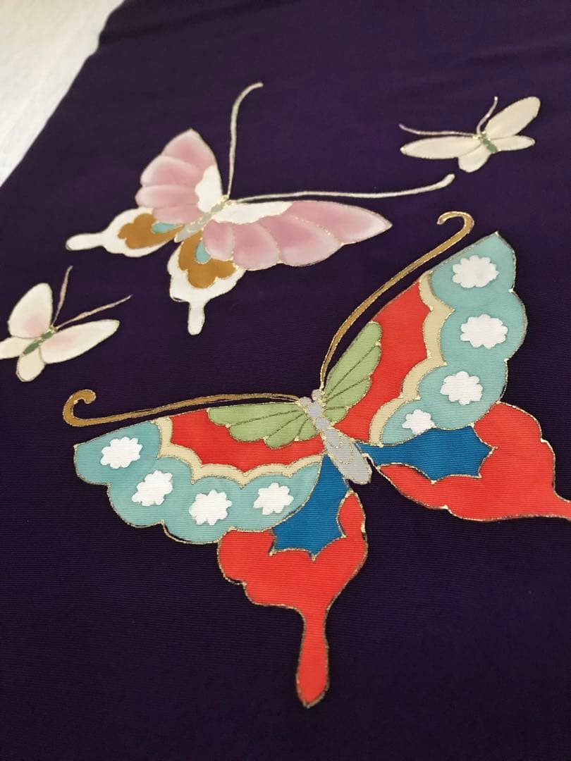 上質な塩瀬　蝶々の名古屋帯　正絹　濃い紫の地　手描き