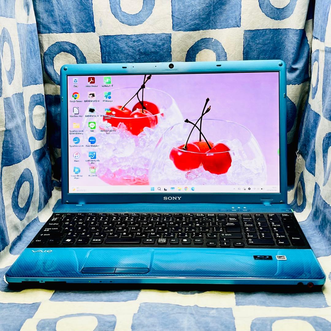 高性能SSD240GB☆i7☆人気のVAIO♡綺麗なブルー♪カメラ付！Win11