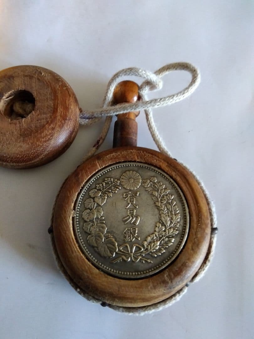 専用です　　貿易銀 2枚　携帯用　薬入れ　骨董品