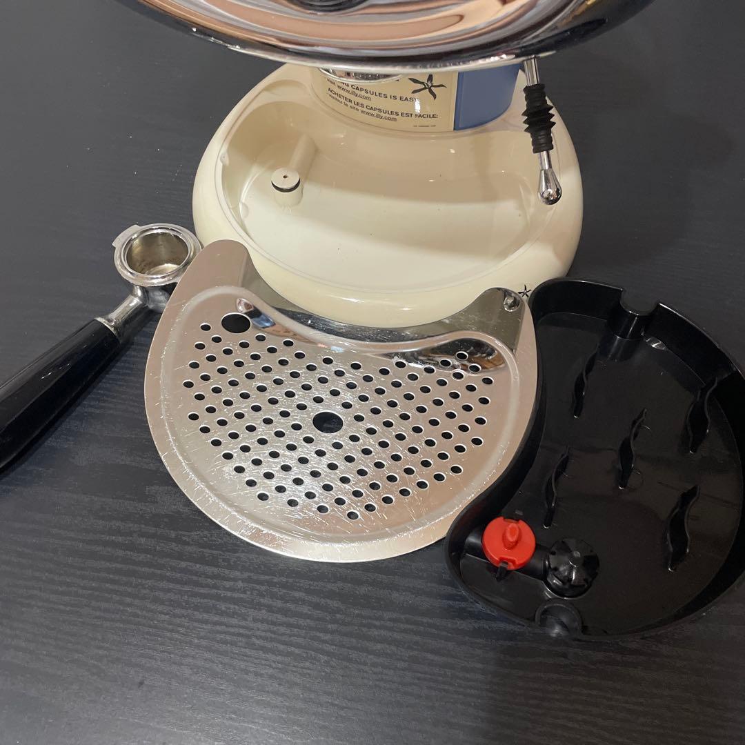 値下げ！illyエスプレッソマシン ホワイト デジタル表示