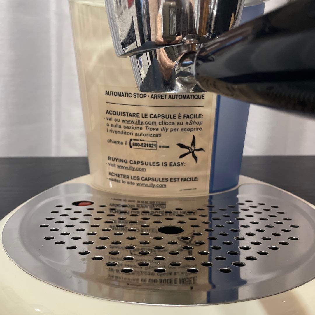 値下げ！illyエスプレッソマシン ホワイト デジタル表示