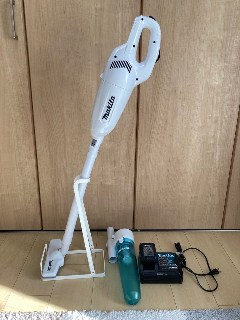 マキタ　CL1:08FDモデルステック型クリーナーコードレス　中古品　取説付