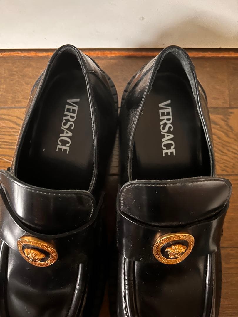 VERSACE ブラック ローファー ゴールドメダリオン　25cm