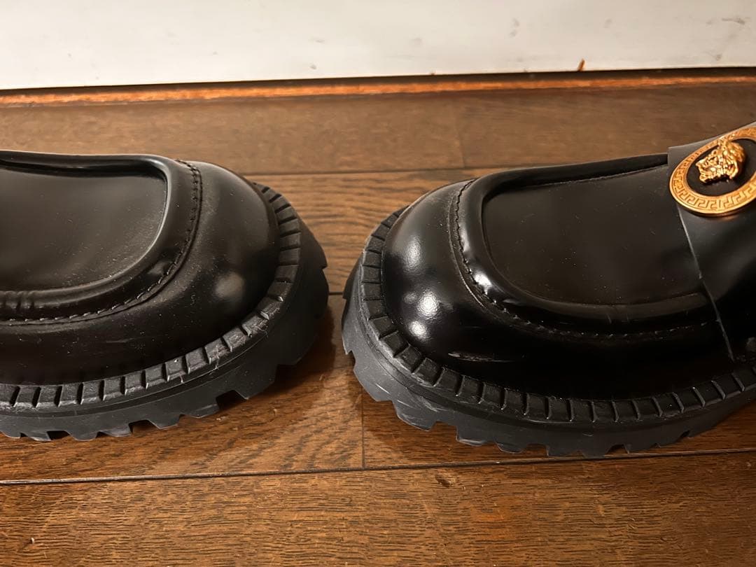 VERSACE ブラック ローファー ゴールドメダリオン　25cm