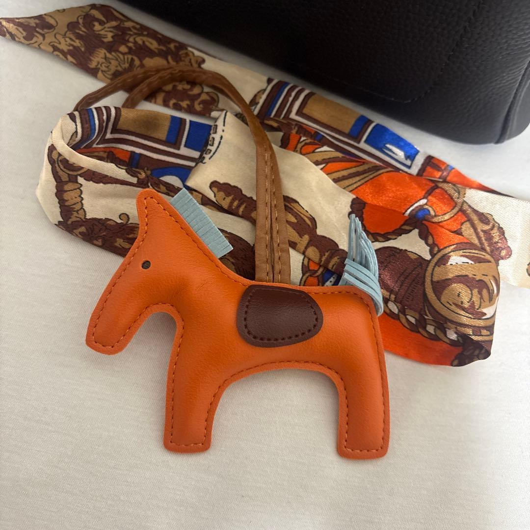 バーキンロック　黒いハンドバッグ ショルダーストラップ付き　25サイズ