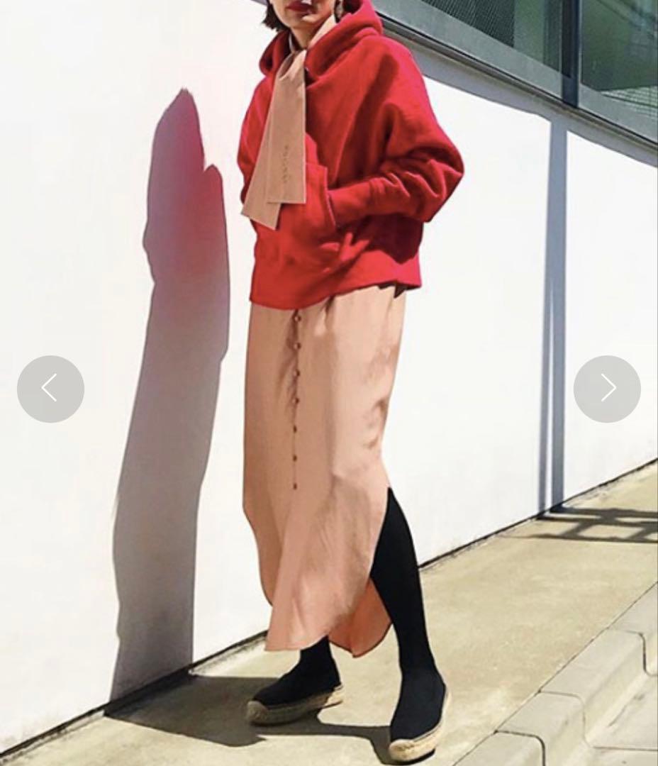 holiday パーカー