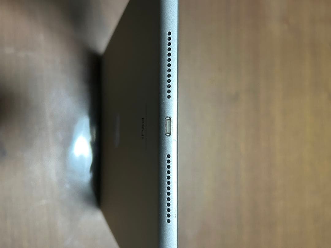 iPad 第9世代　10.2インチ　シルバー