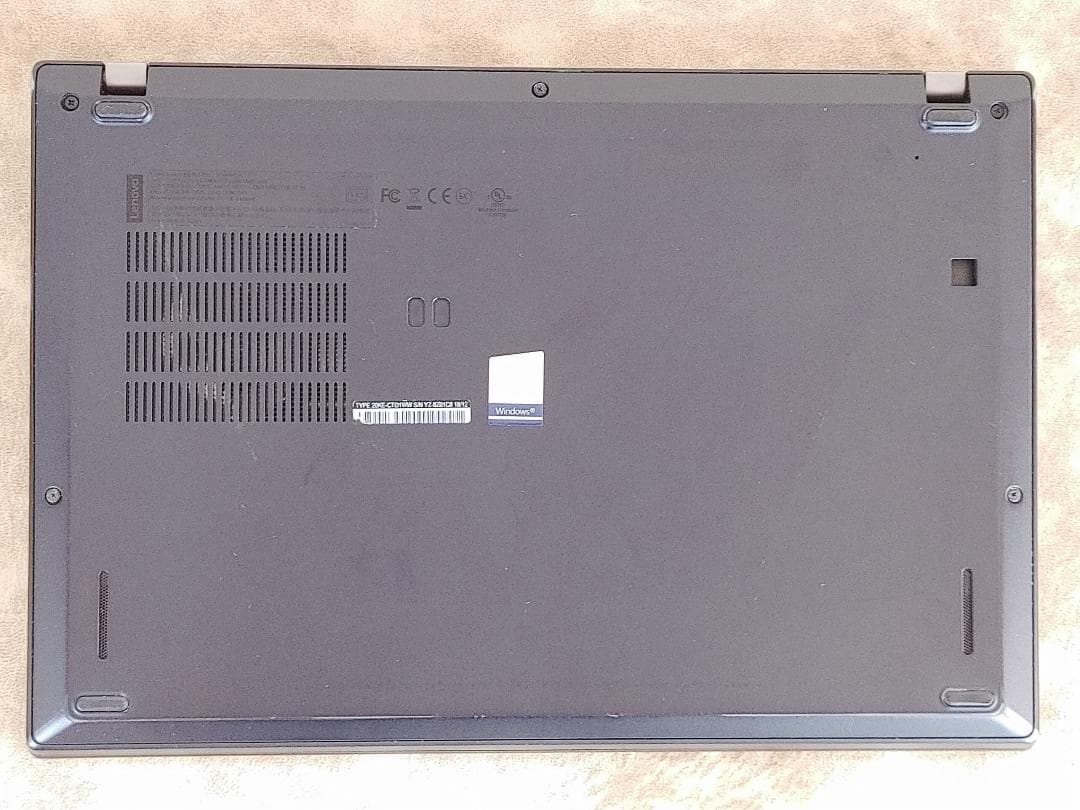 【ジャンク】ThinkPad X280 Core i7、天板ひび割れ