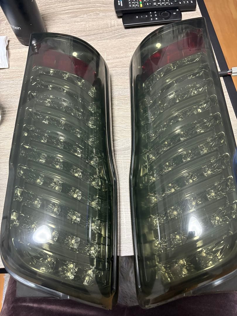 白龍　キャラバン　LEDテールライト スモークデザイン